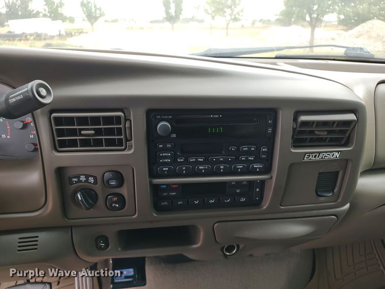 image for item LU9191 2003 Ford Excursion  SUV