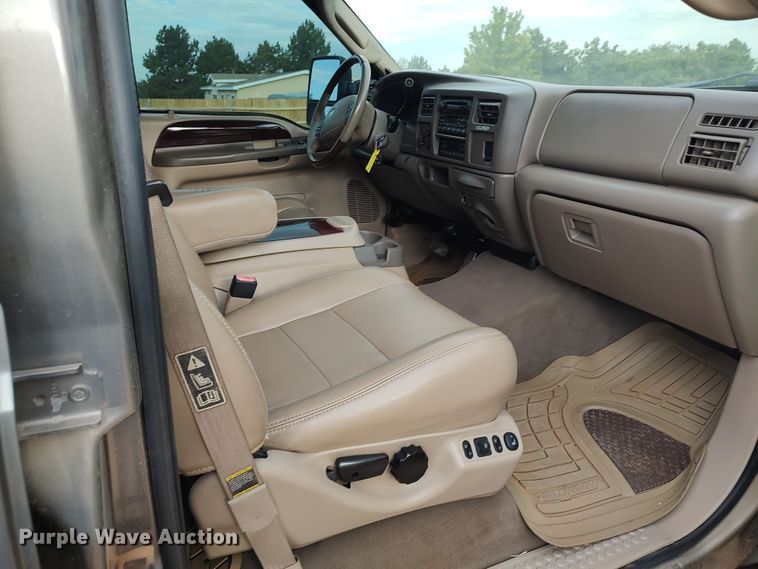 image for item LU9191 2003 Ford Excursion  SUV