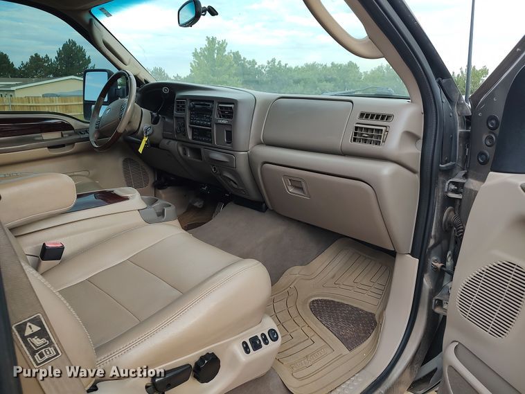 image for item LU9191 2003 Ford Excursion  SUV