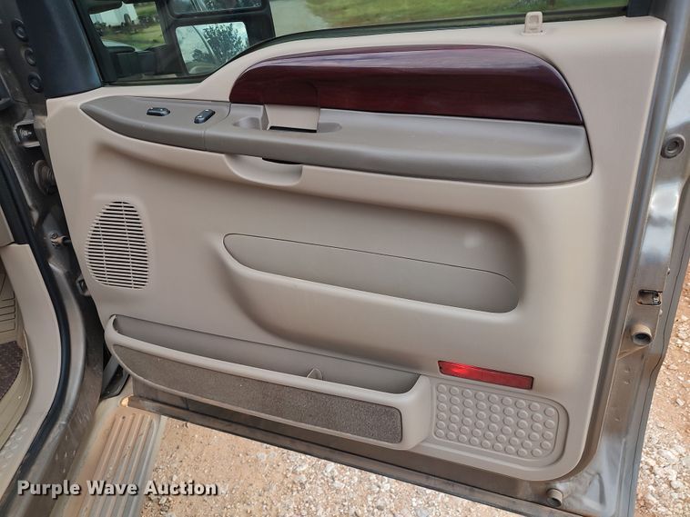 image for item LU9191 2003 Ford Excursion  SUV