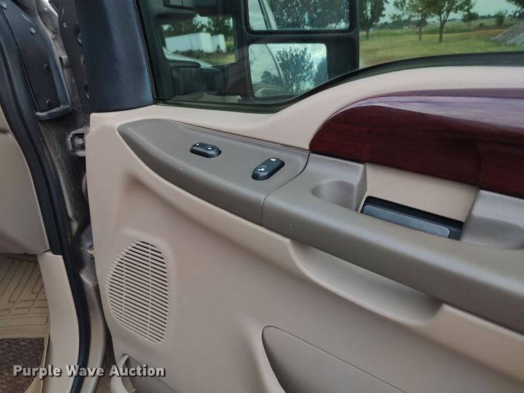 image for item LU9191 2003 Ford Excursion  SUV