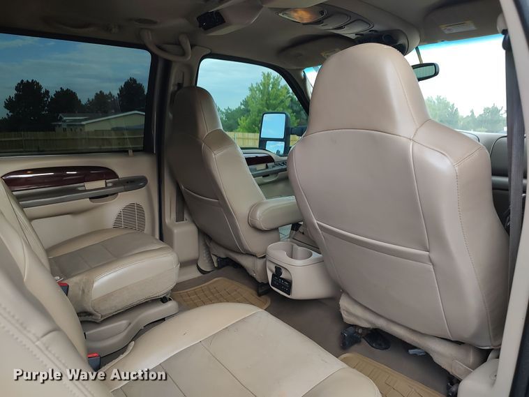 image for item LU9191 2003 Ford Excursion  SUV