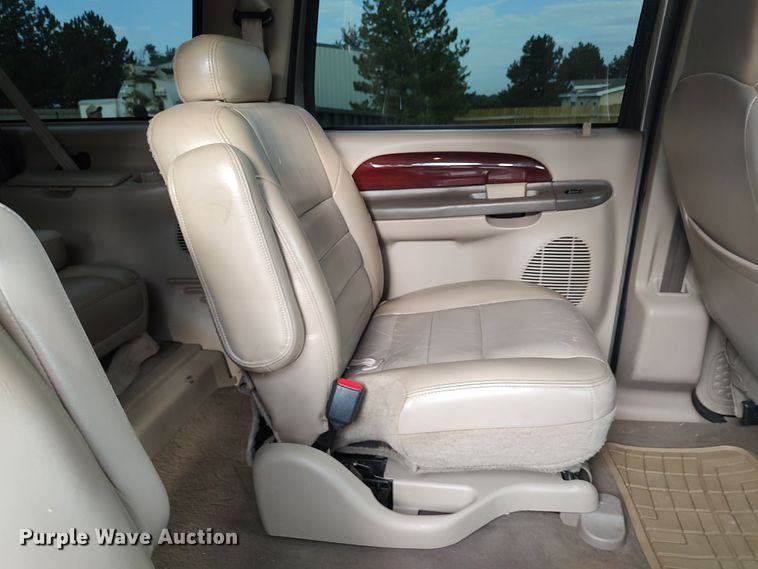 image for item LU9191 2003 Ford Excursion  SUV