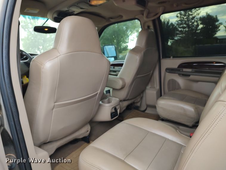 image for item LU9191 2003 Ford Excursion  SUV