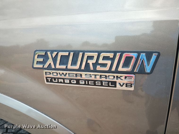 image for item LU9191 2003 Ford Excursion  SUV