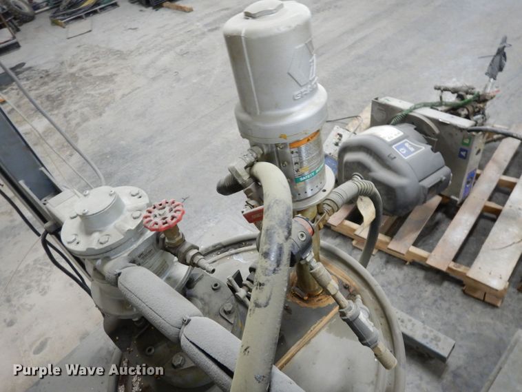 image for item LY9074 Graco Monark  paint pumps