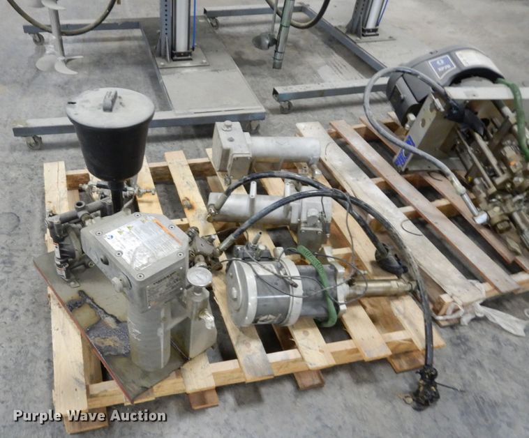 image for item LY9074 Graco Monark  paint pumps