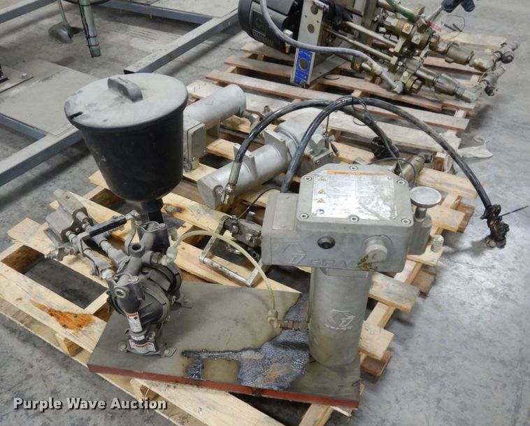 image for item LY9074 Graco Monark  paint pumps