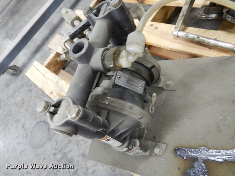 image for item LY9074 Graco Monark  paint pumps