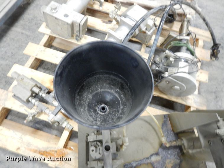 image for item LY9074 Graco Monark  paint pumps