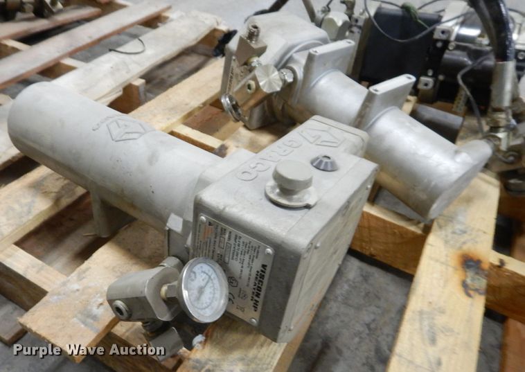 image for item LY9074 Graco Monark  paint pumps