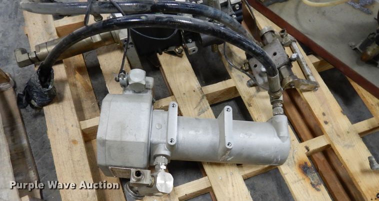 image for item LY9074 Graco Monark  paint pumps