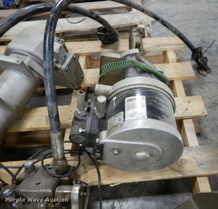 image for item LY9074 Graco Monark  paint pumps