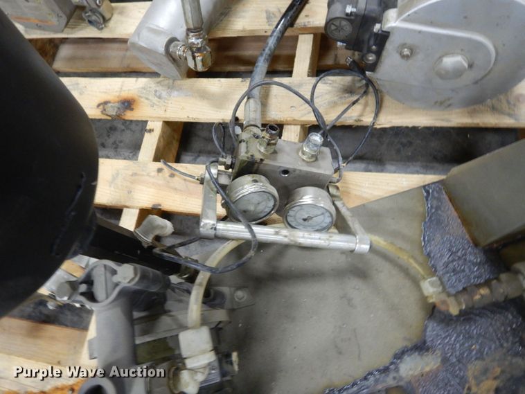 image for item LY9074 Graco Monark  paint pumps