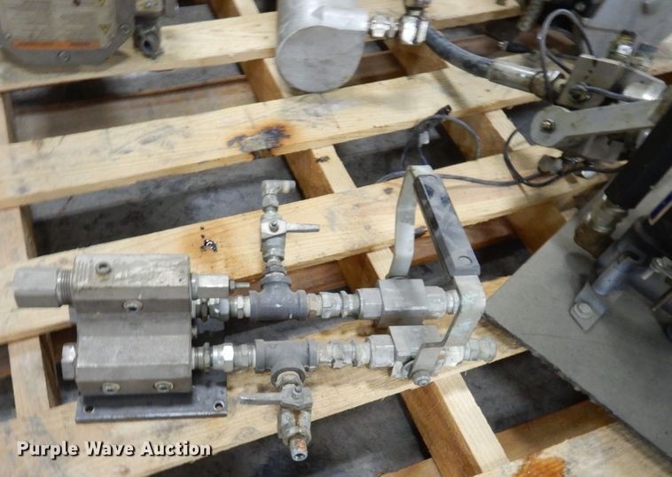 image for item LY9074 Graco Monark  paint pumps