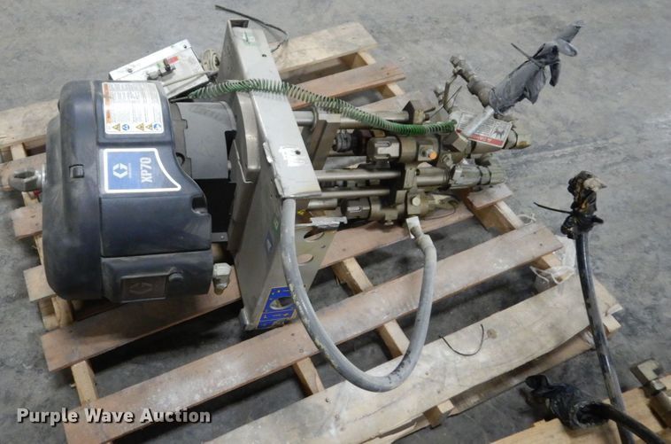 image for item LY9074 Graco Monark  paint pumps