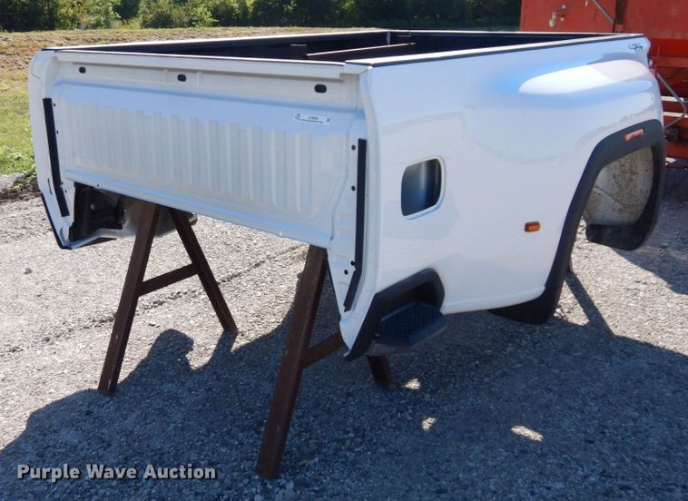 image for item LY9092 GMC Sierra  pickup truck bed