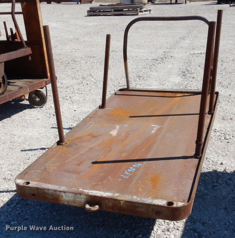 image for item LY9096 Approximately 13 carts