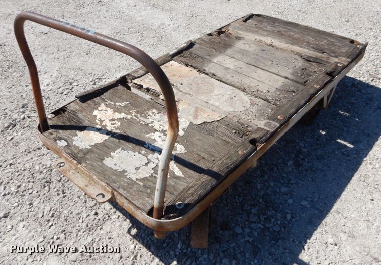 image for item LY9096 Approximately 13 carts