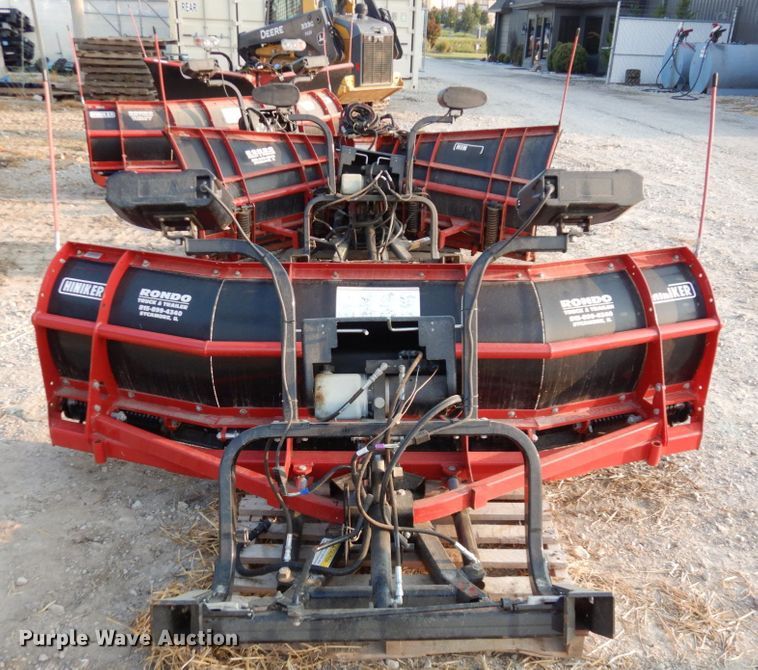 image for item LY9099 Hiniker 6812  8'W snow plow