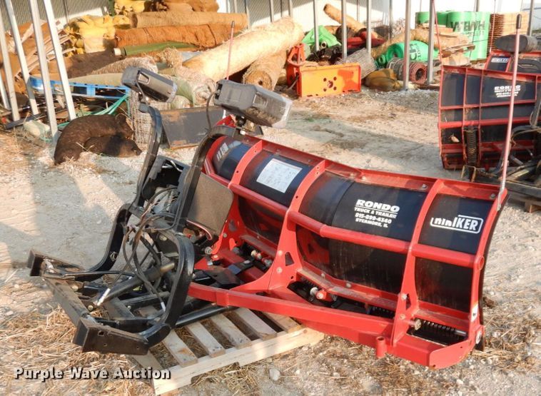 image for item LY9099 Hiniker 6812  8'W snow plow