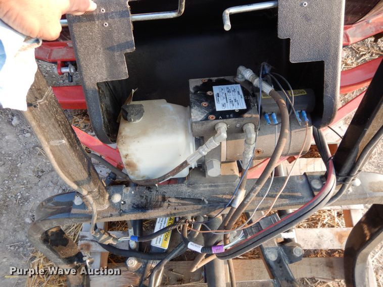 image for item LY9099 Hiniker 6812  8'W snow plow