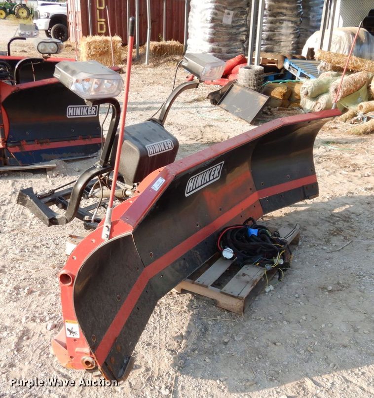 image for item LY9101 Hiniker 6912  8'W snow plow