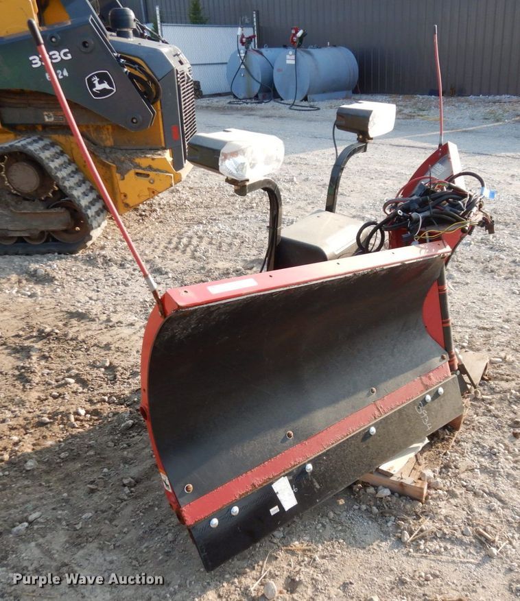 image for item LY9102 Hiniker 9285  8' 6"W V-plow