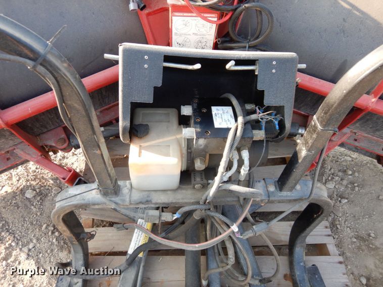 image for item LY9102 Hiniker 9285  8' 6"W V-plow