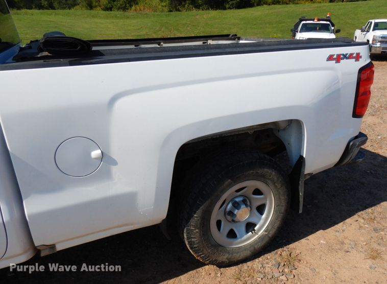 image for item MH9149 2017 Chevrolet Silverado 1500  Double Cab pickup truck