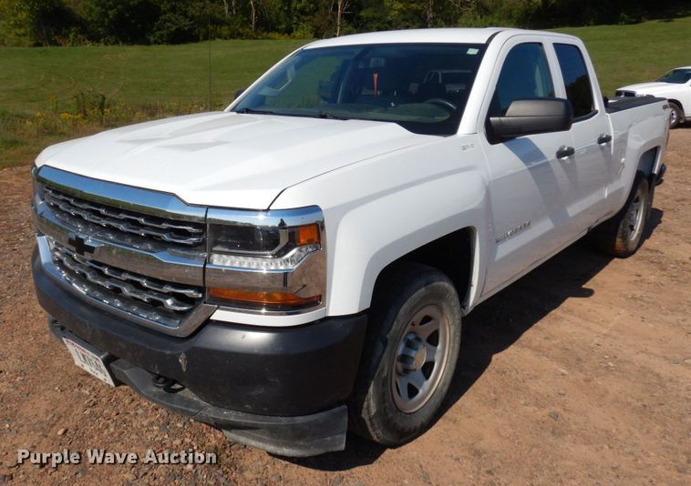 image for item MH9149 2017 Chevrolet Silverado 1500  Double Cab pickup truck