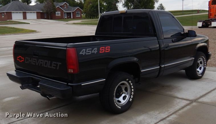 image for item MH9156 1990 Chevrolet C1500 SS  pickup truck