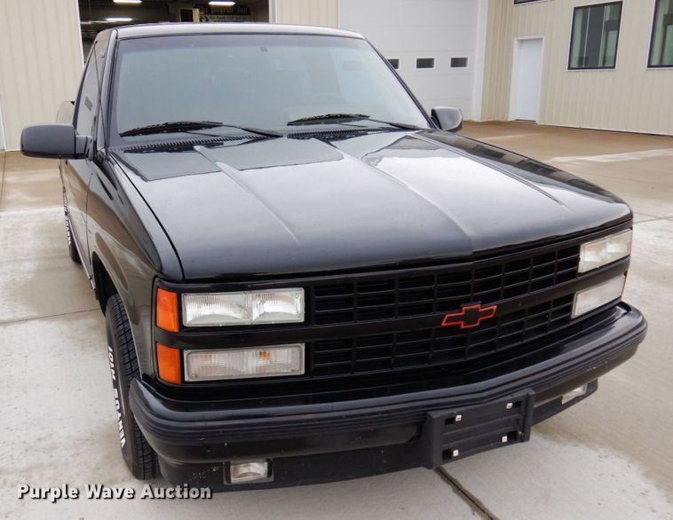 image for item MH9156 1990 Chevrolet C1500 SS  pickup truck