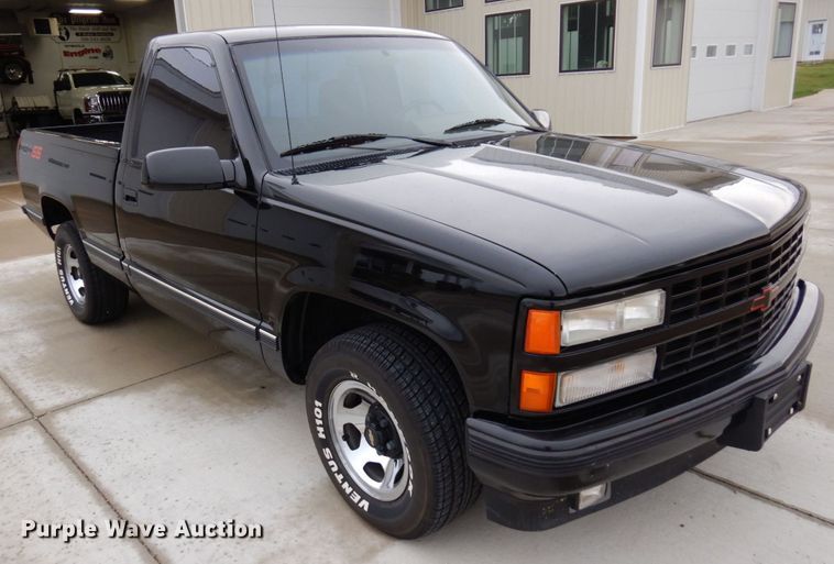 image for item MH9156 1990 Chevrolet C1500 SS  pickup truck