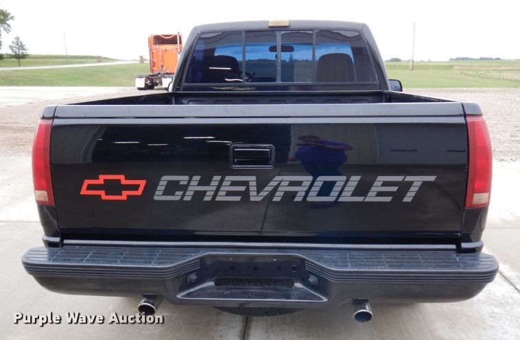 image for item MH9156 1990 Chevrolet C1500 SS  pickup truck