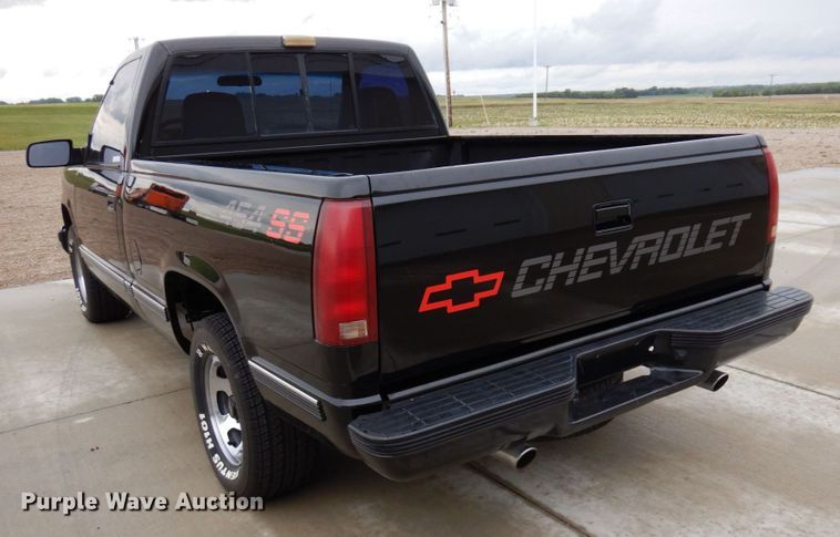 image for item MH9156 1990 Chevrolet C1500 SS  pickup truck