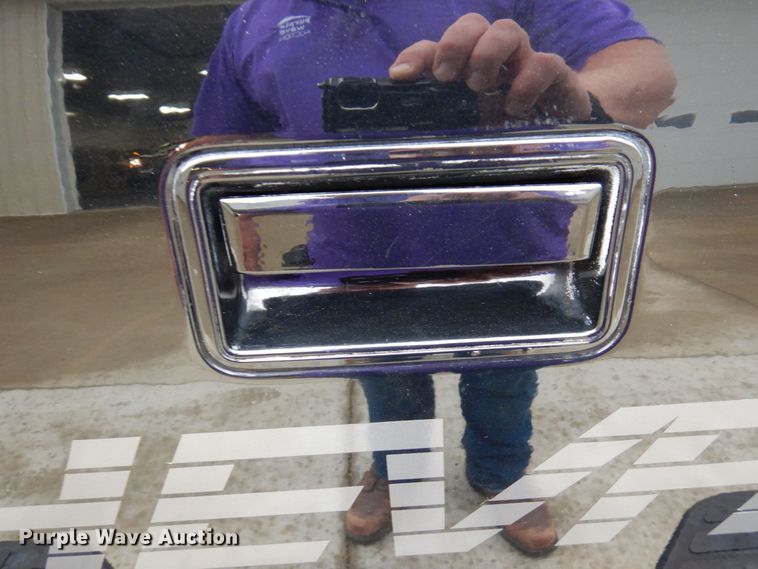 image for item MH9156 1990 Chevrolet C1500 SS  pickup truck