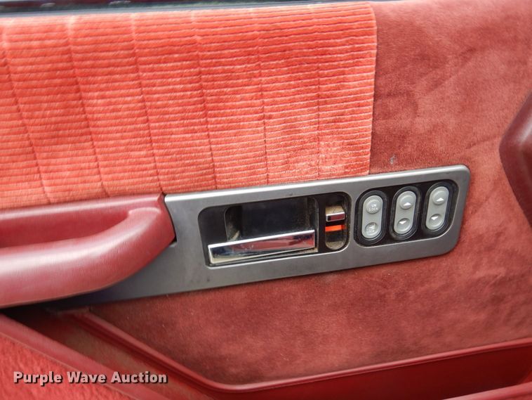 image for item MH9156 1990 Chevrolet C1500 SS  pickup truck