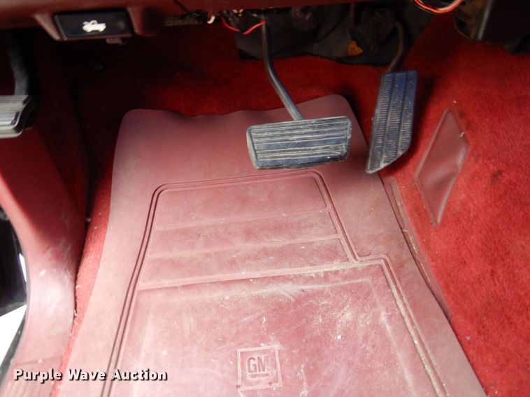 image for item MH9156 1990 Chevrolet C1500 SS  pickup truck