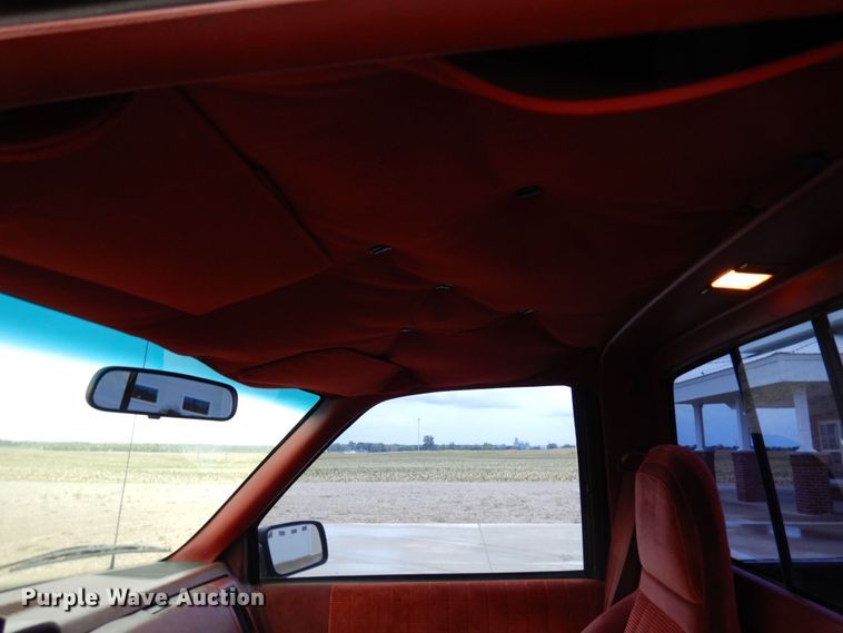 image for item MH9156 1990 Chevrolet C1500 SS  pickup truck