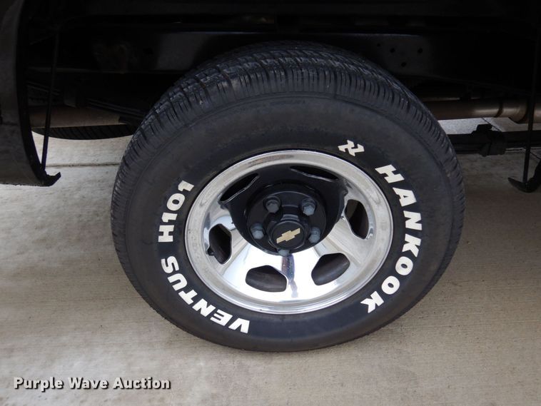 image for item MH9156 1990 Chevrolet C1500 SS  pickup truck