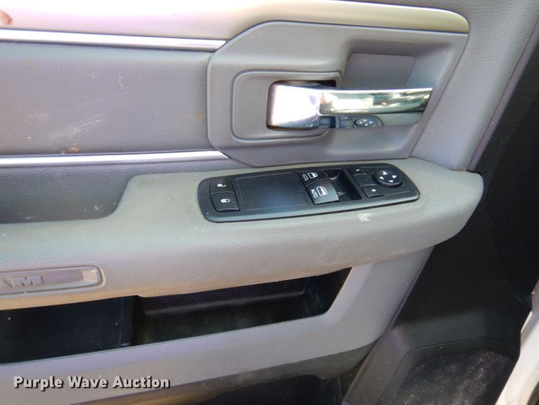 image for item MH9209 2016 Dodge Ram 5500HD  truck cab and chassis