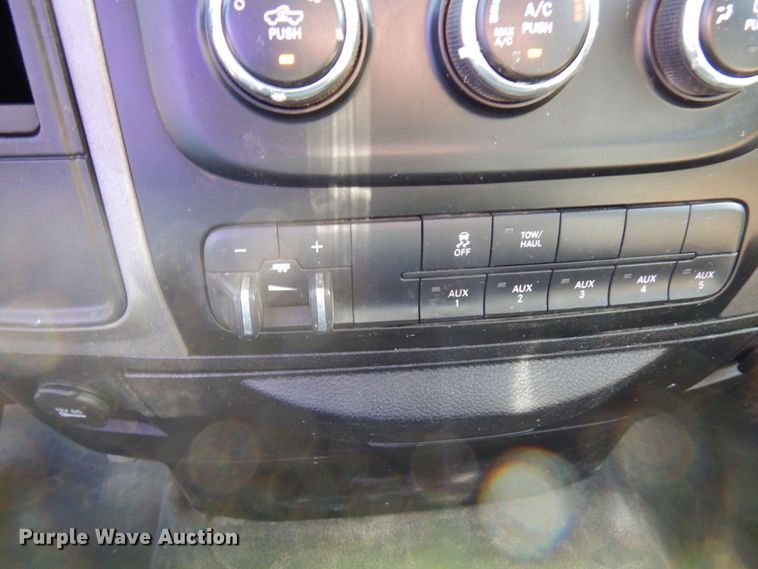 image for item MH9209 2016 Dodge Ram 5500HD  truck cab and chassis