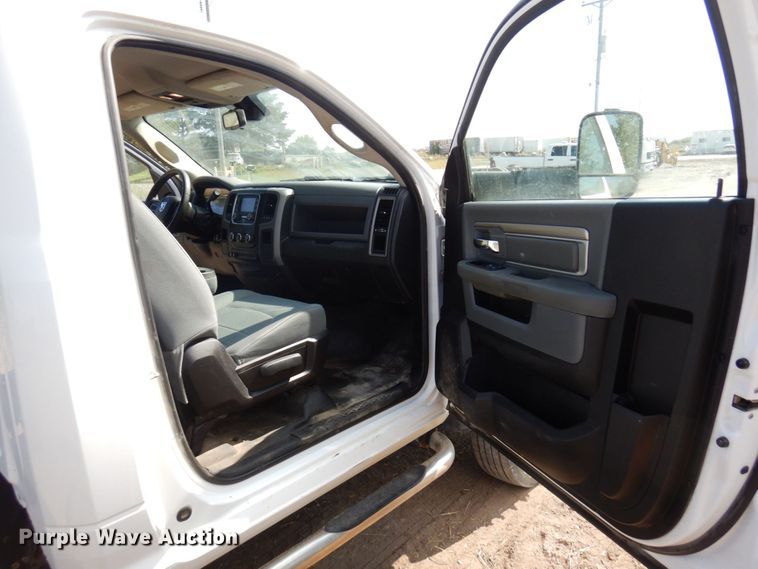 image for item MH9209 2016 Dodge Ram 5500HD  truck cab and chassis