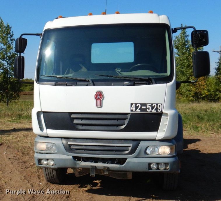 image for item MH9215 2015 Kenworth K370  truck cab and chassis