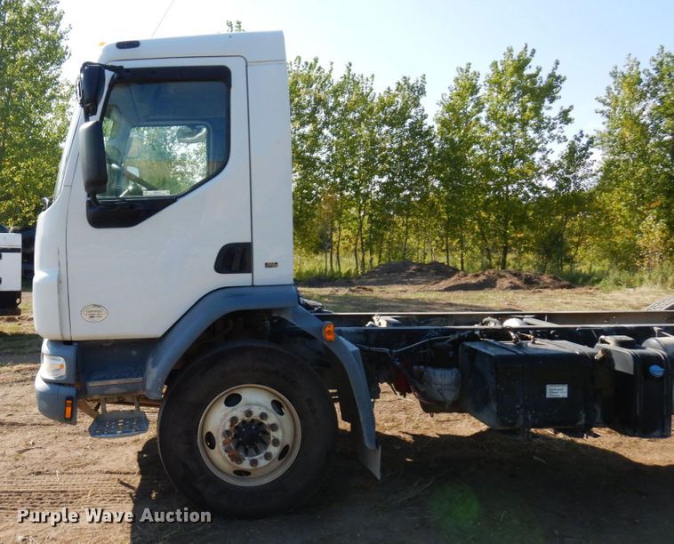 image for item MH9215 2015 Kenworth K370  truck cab and chassis