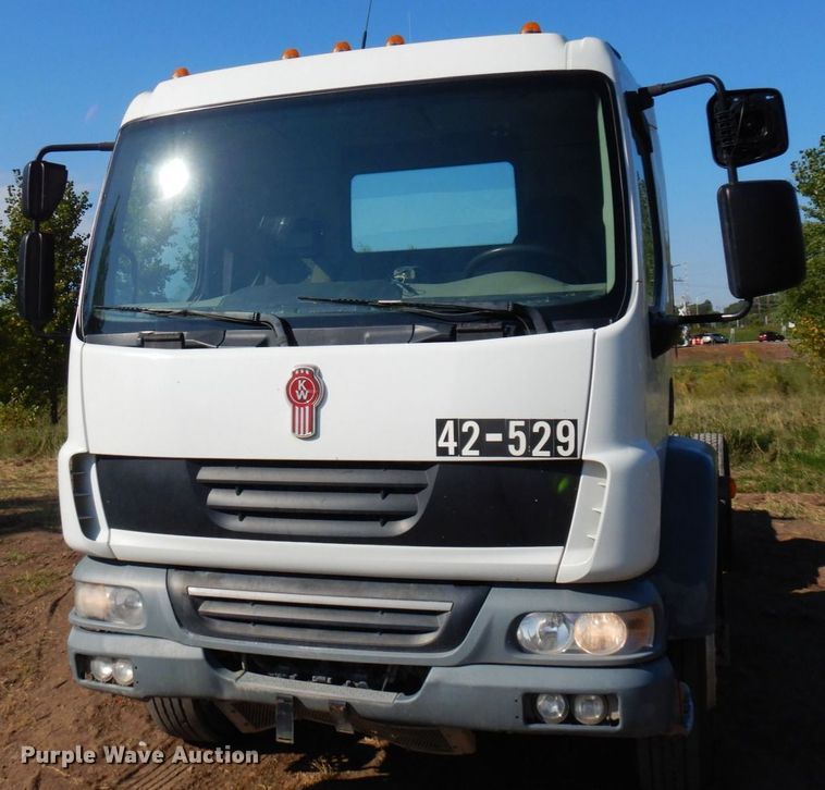 image for item MH9215 2015 Kenworth K370  truck cab and chassis