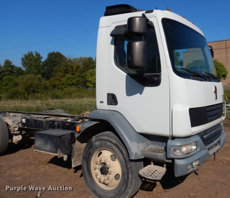 image for item MH9215 2015 Kenworth K370  truck cab and chassis