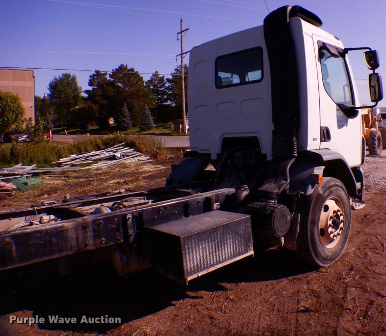 image for item MH9215 2015 Kenworth K370  truck cab and chassis