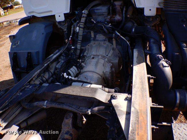 image for item MH9215 2015 Kenworth K370  truck cab and chassis